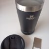 VASO SIMIL STANLEY BEER PINT DE CERVEZA  473ML C/TAPA + ABRIDOR