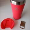 VASO SIMIL STANLEY BEER PINT DE CERVEZA  473ML C/TAPA + ABRIDOR