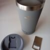 VASO SIMIL STANLEY BEER PINT DE CERVEZA  473ML C/TAPA + ABRIDOR